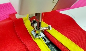 Як користуватися лапкою для потайної блискавки