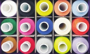 Як правильно вибирати нитки для швейних машин