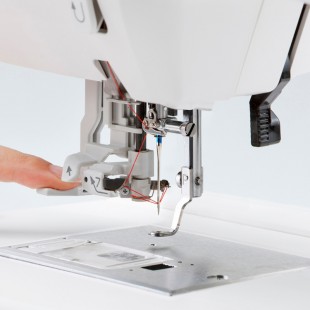 Вышивальная машина Janome Memory Craft 100E